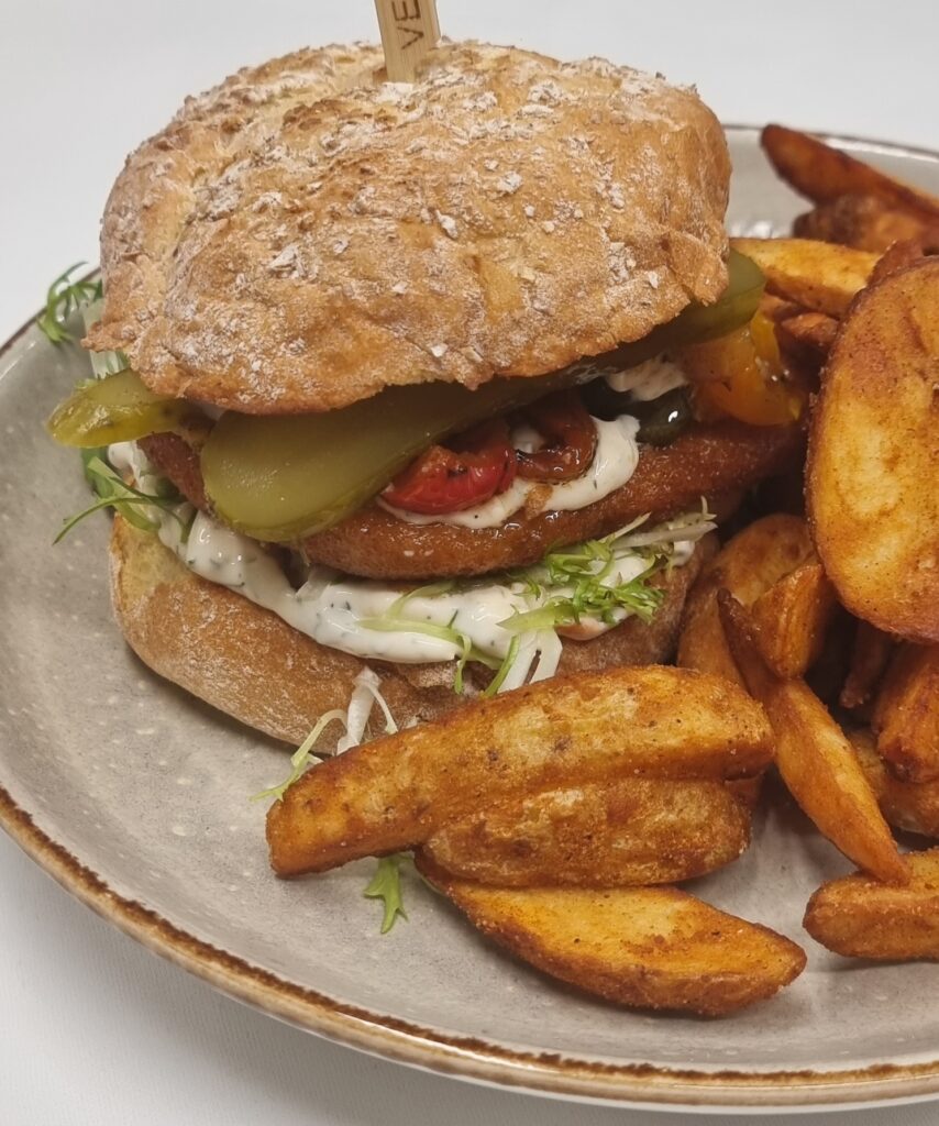 Burger mit Kartoffelwedges