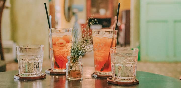 Ausgewählte Weine und alle weiteren Getränke: inklusive Schnäpse, Liköre, Longdrinks bis in den frühen Morgen